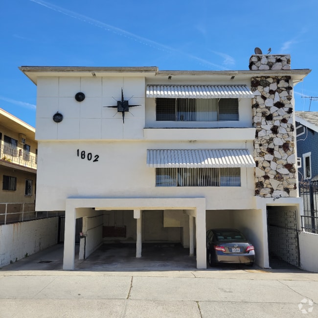 Building Photo - 1802 Wilton Pl