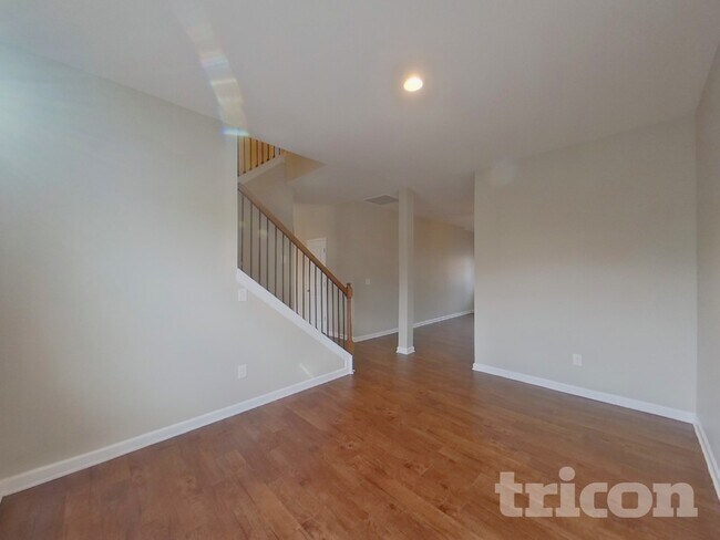 Foto del edificio - 228 Elmhaven Dr