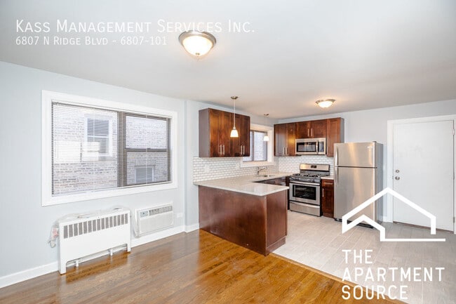 Foto del edificio - 6807 N Ridge Blvd