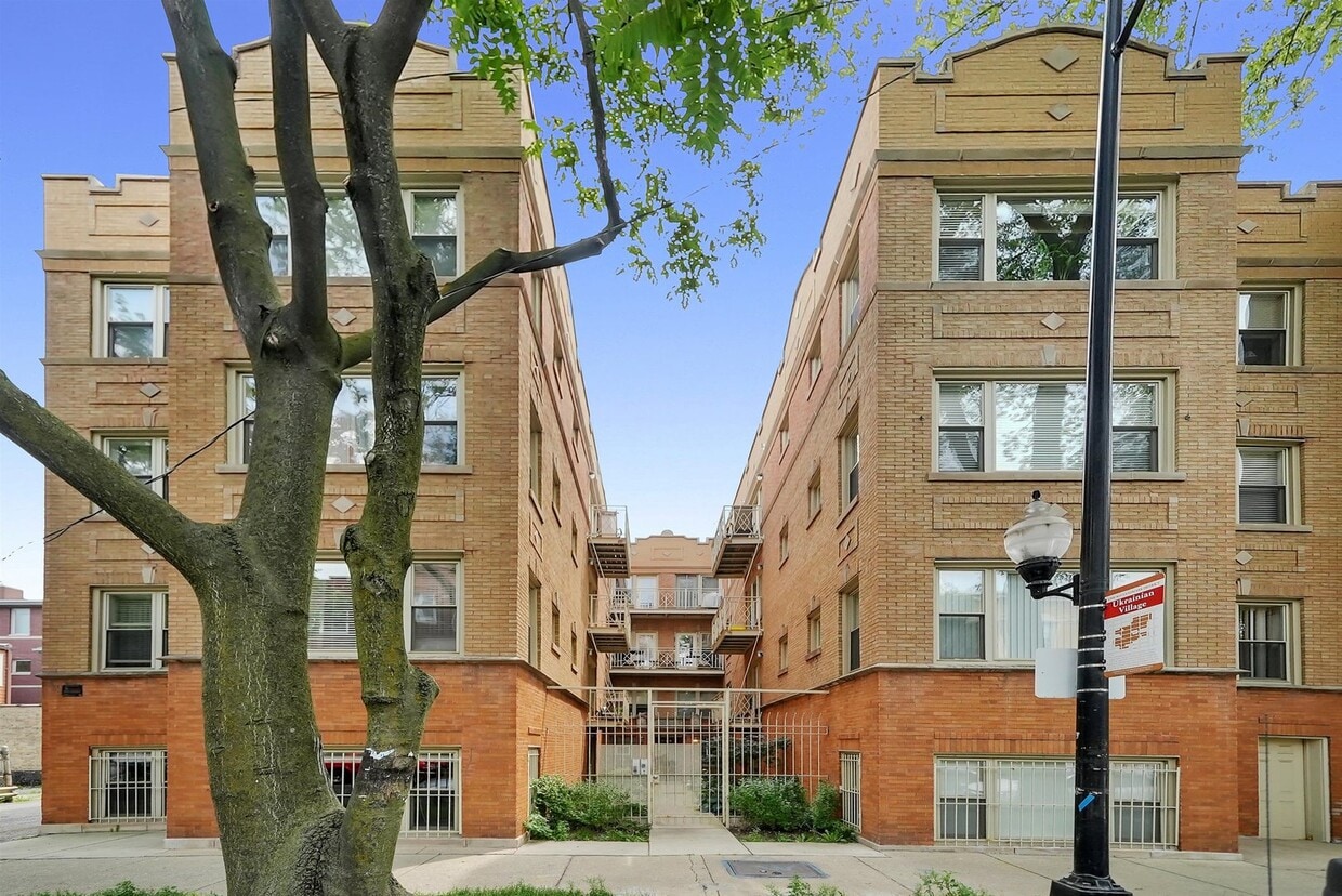 1011 N Oakley Blvd Unit GW, Chicago, IL 60622 Condo for Rent in