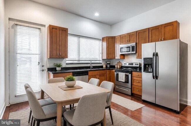 Foto del edificio - 1456 E Columbia Ave