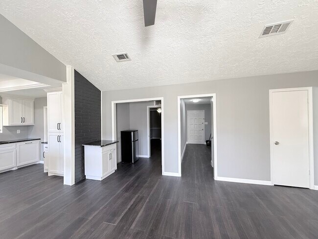 Foto del edificio - 11927 Barrett Brae Dr