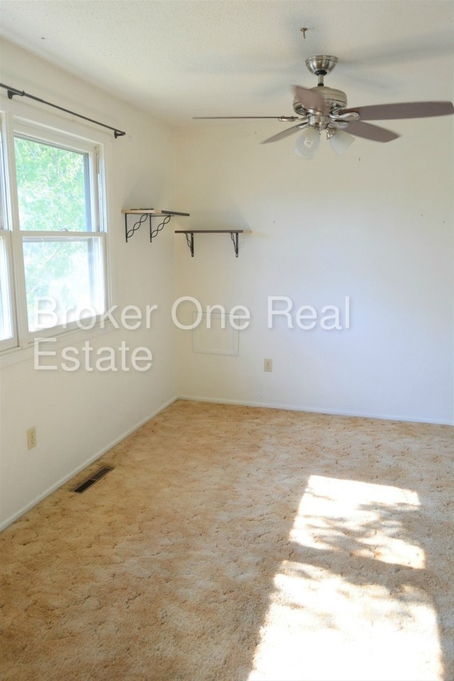 Building Photo - 350 Wind River Ave