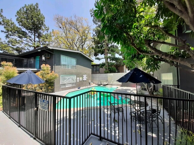 Building Photo - 14804 Dickens St
