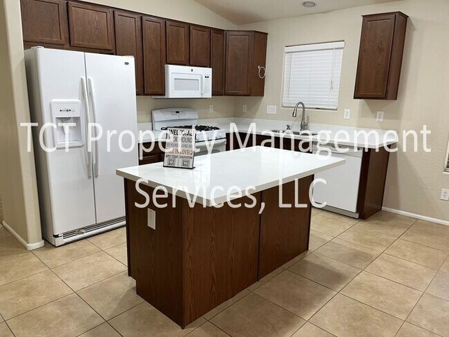 Foto del edificio - Beautiful 4 bedroom home in Casa Grande!
