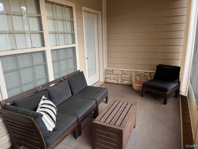 Building Photo - 5 Timbers Main SE