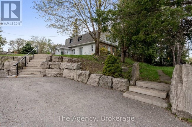 Building Photo - 45 Wellington Rd 124