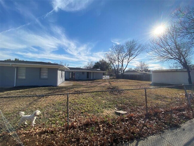 Building Photo - 1633 Blackhawk Ln