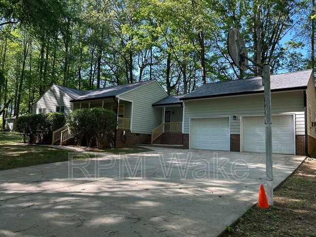 Building Photo - 4200 Willowdale Ct