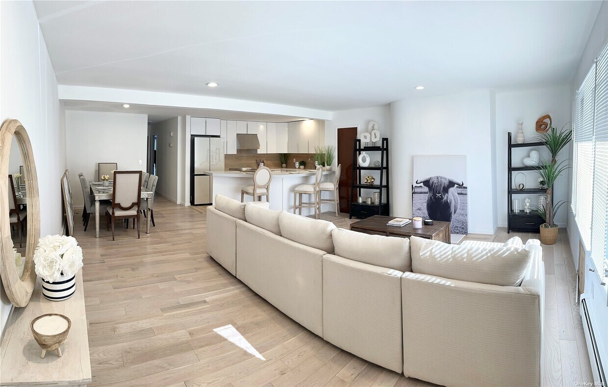 85 Manorhaven Blvd, Port Washington, NY 11050 Room for Rent in Port