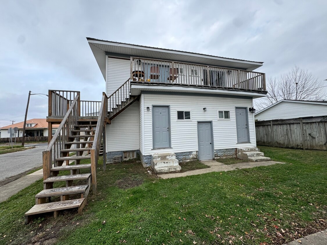 Foto principal - 723 W Jefferson St