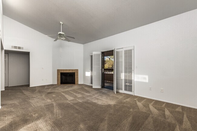 Building Photo - 5998 N 78th St