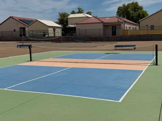 Foto del edificio - 3br 2Ba 2-Story Brand new Home with fenced...