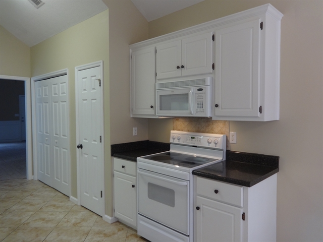 Building Photo - 5138 Saddle Cir
