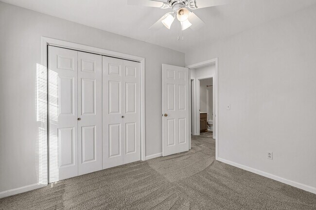 Foto del edificio - 127 Hollington Dr NE
