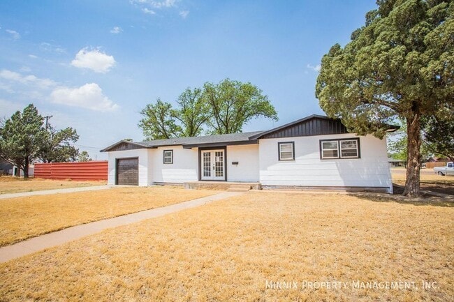 Building Photo - 502 2nd Pl