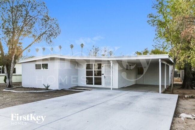Building Photo - 2901 East Osborn Road