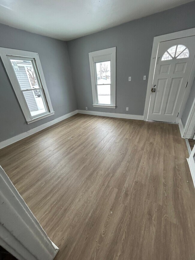 Foto del edificio - 319 Commercial St