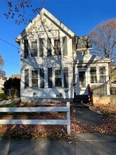 Building Photo - 65 Tompkins St