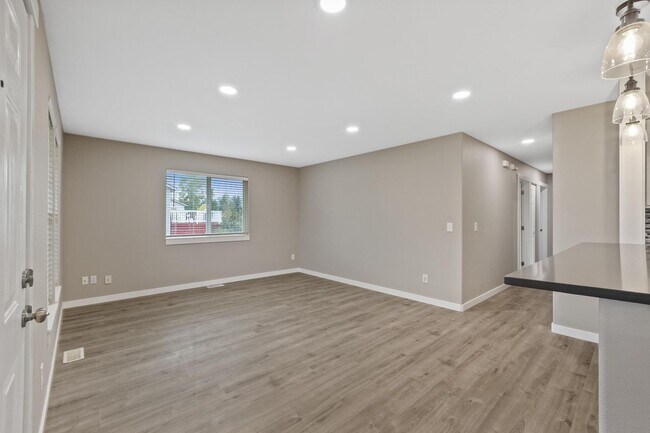 Foto del edificio - Updated Single Level Home In Post Falls