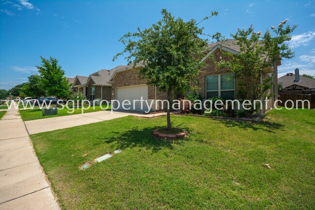 Building Photo - 5812 Hickoryhill Rd