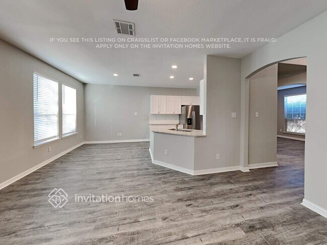 Foto del edificio - 713 Mistymoor Ln