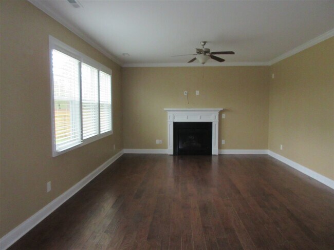 Building Photo - 403 Wolfe Ln