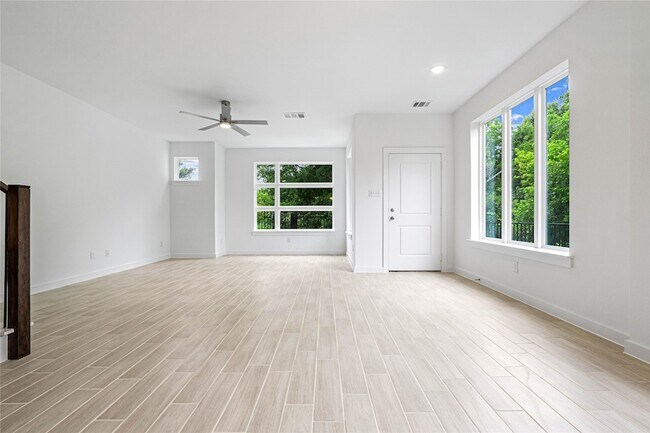 Foto del edificio - 321 Oakbend Dr