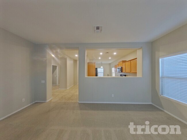 Foto del edificio - 42756 W Elizabeth Ave