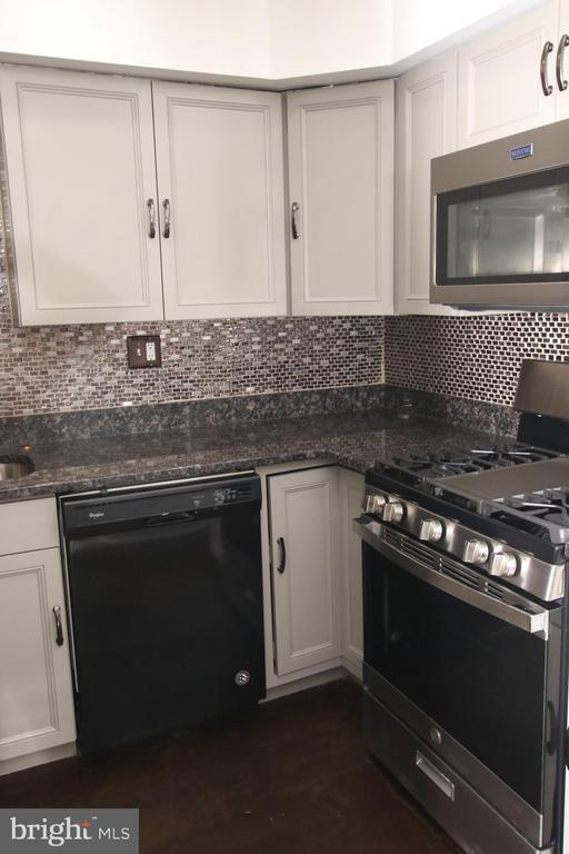 Foto del edificio - 210 James Ct