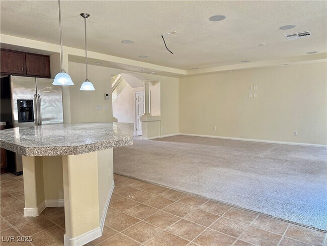 Building Photo - 6723 Flamenco Ct