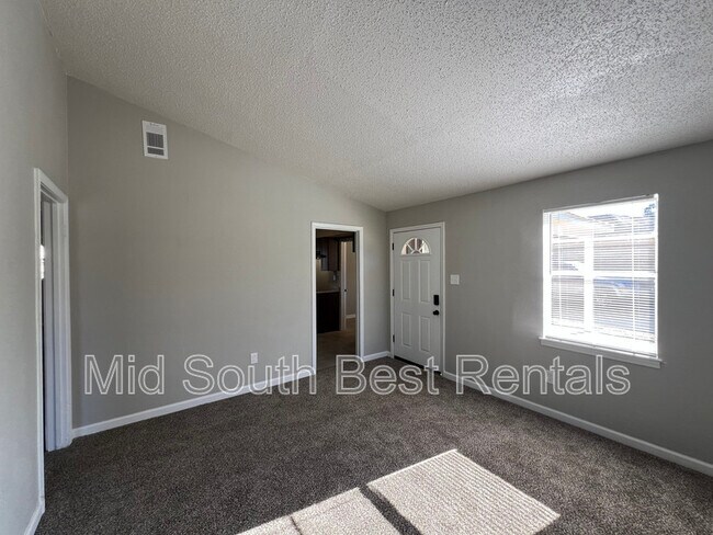 Foto del edificio - 4726 Hillbrook Rd