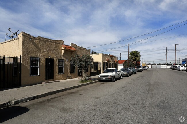 Building Photo - 725-729 Sanford Ave