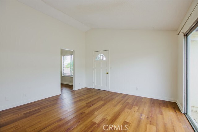 Foto del edificio - 8461 Lomond Dr