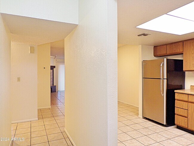 Foto del edificio - 4411 Buena Loma Way