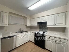 Building Photo - 13640 Rampart Ct