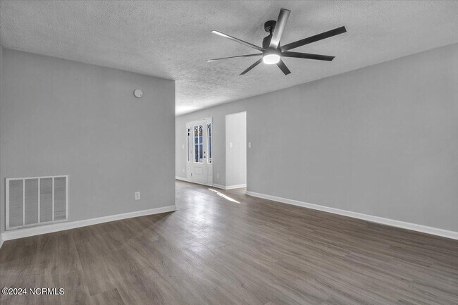 Foto del edificio - 3310 Mt Misery Rd NE