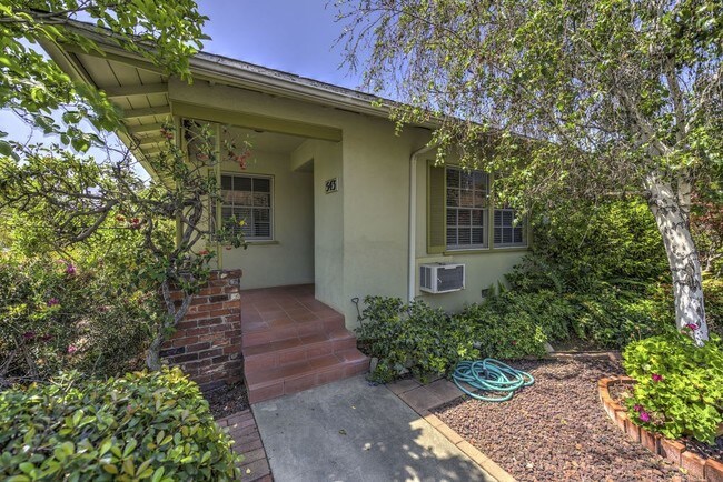 Building Photo - 543 South Sierra Madre Boulevard