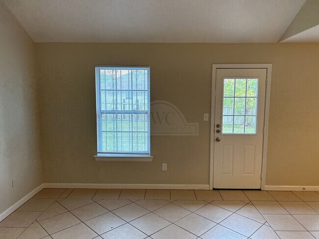 Foto del edificio - 3504 Warfield Dr