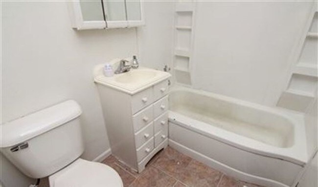 Foto del edificio - 1805 W State Blvd