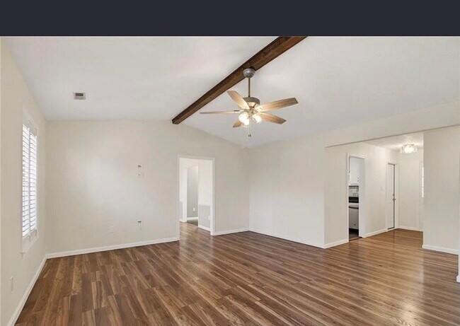 Foto del edificio - 744 Flagship Dr