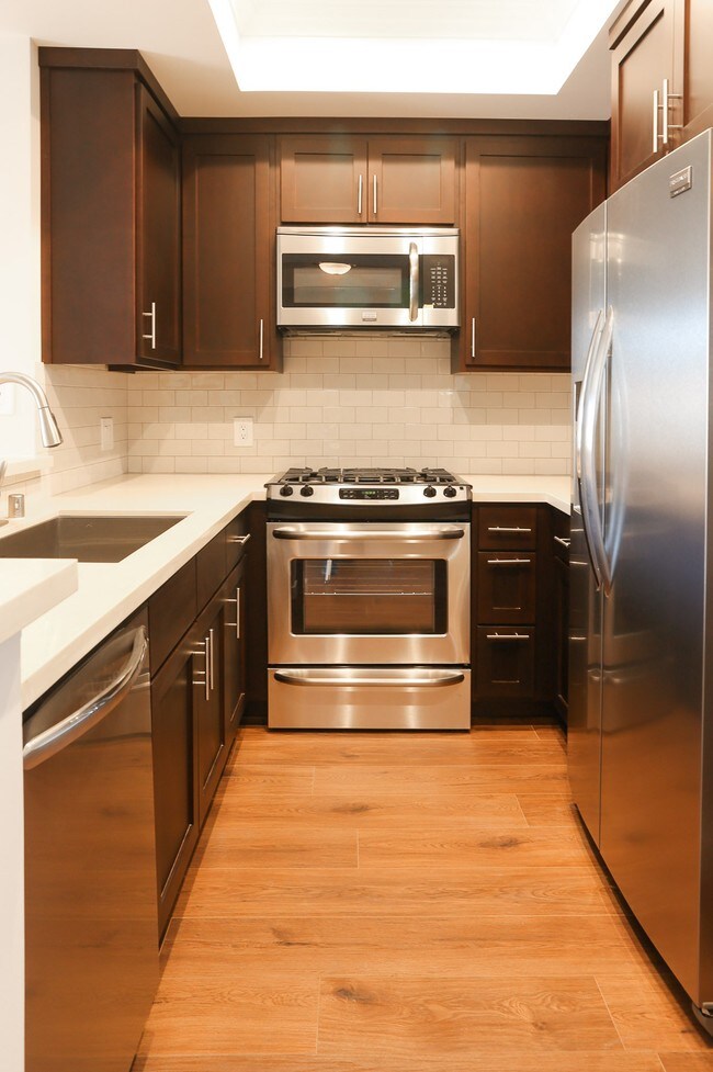 Foto del edificio - 740 S Burnside Ave
