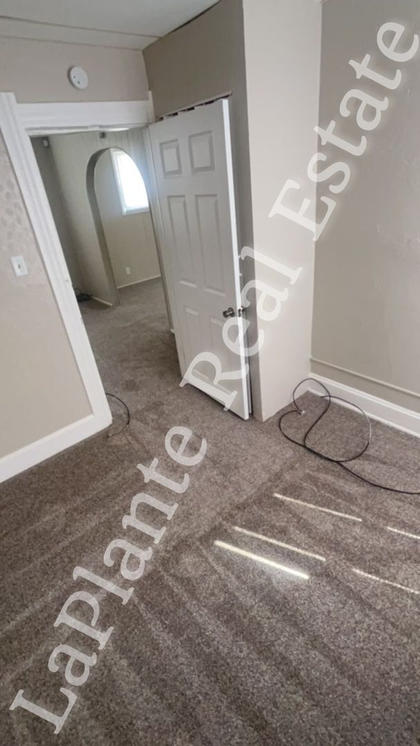 Foto del edificio - Charming and cozy 3-Bedroom Home with Fenced Yard