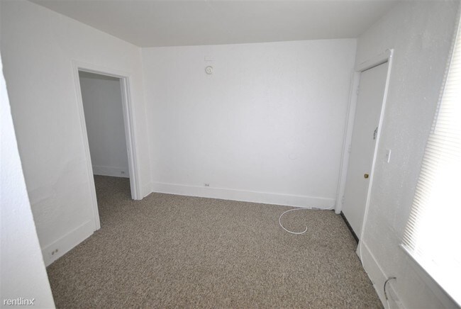 Foto del edificio - 1 br, 1 bath  - 553 S 4th Ave #2 -