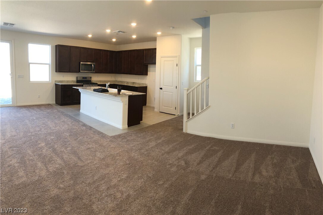 Foto del edificio - 8920 Juniper Knl Ave