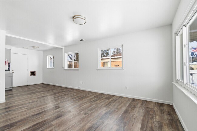 Foto del edificio - 1310 Jeff St