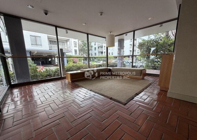 Building Photo - 5 Admiral Dr