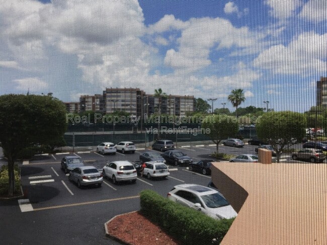 Photo - 1100 St Charles Pl Apartment