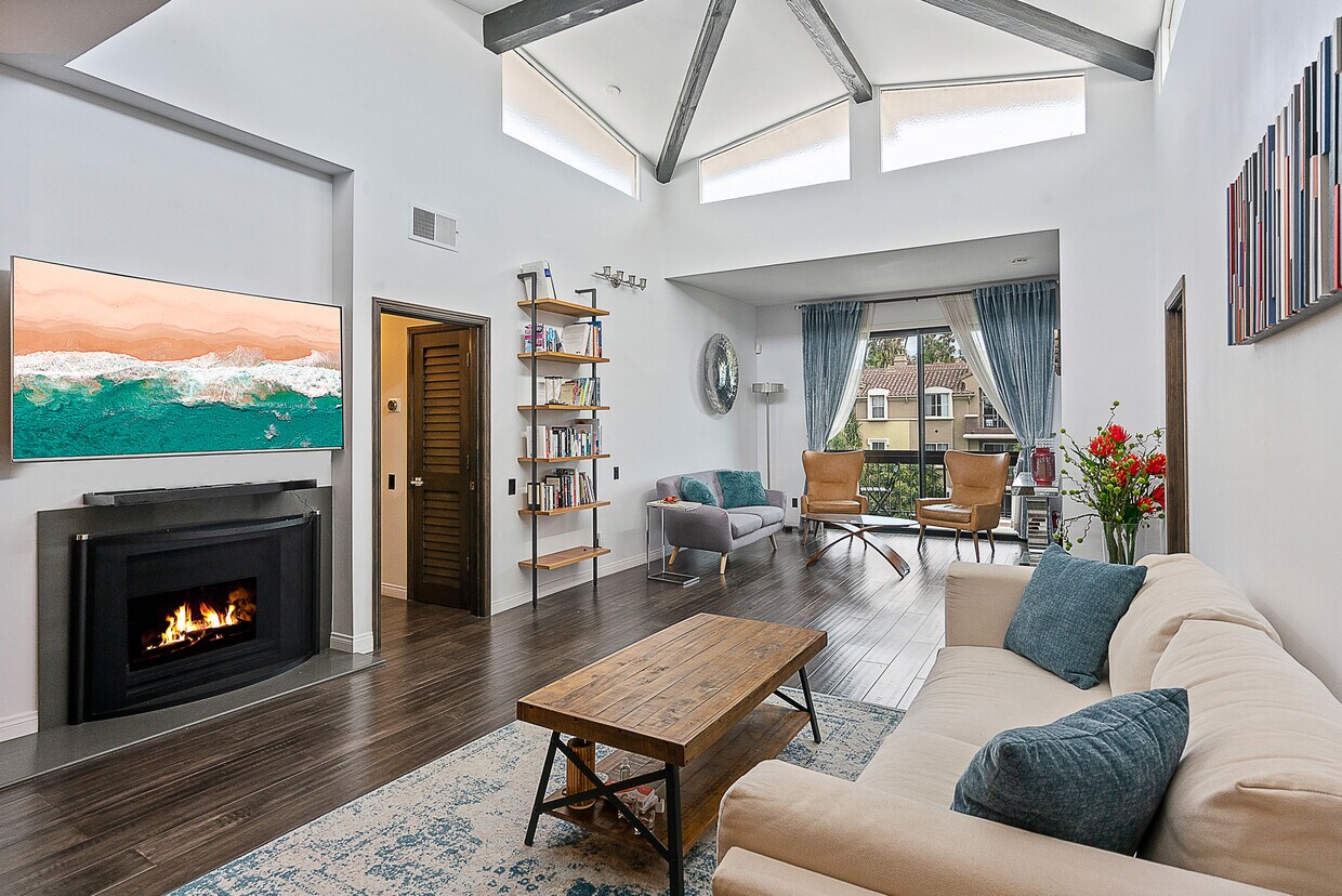 Foto principal - 2175 S Beverly Glen Blvd