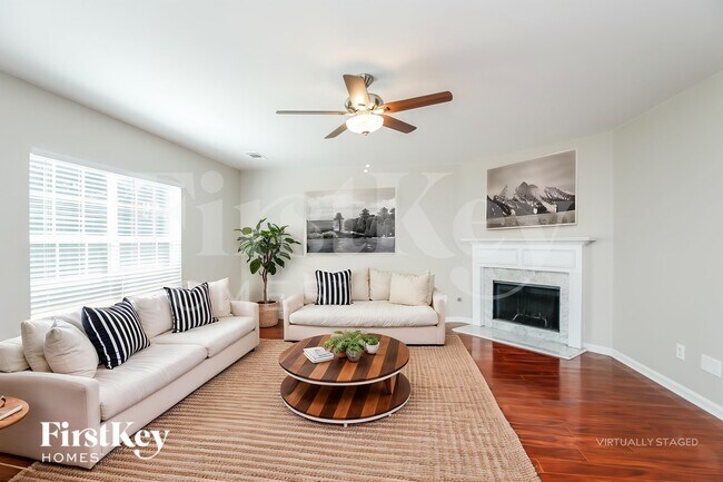 Foto del edificio - 483 Baywood Way